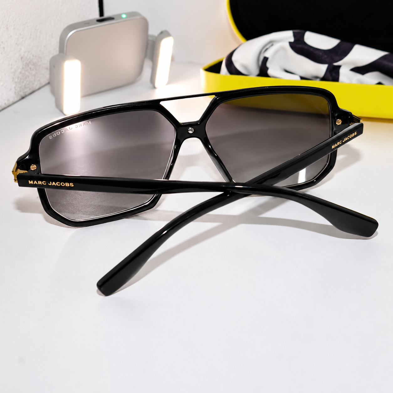 MARC JACOBS