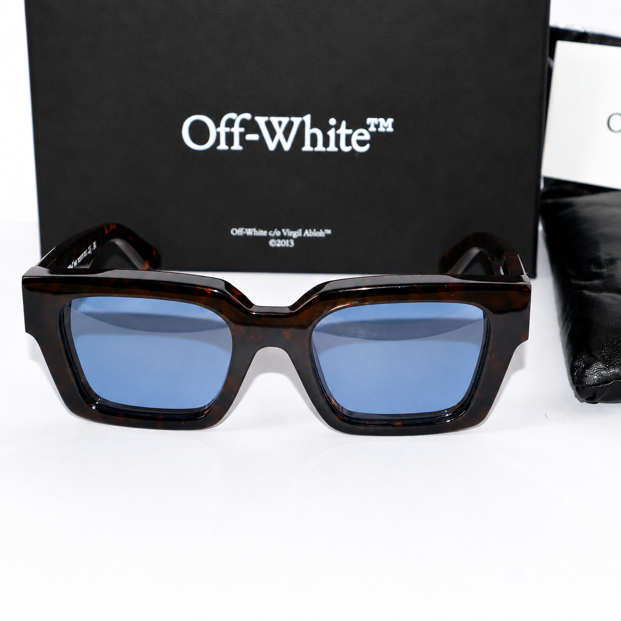 OFF WHITE