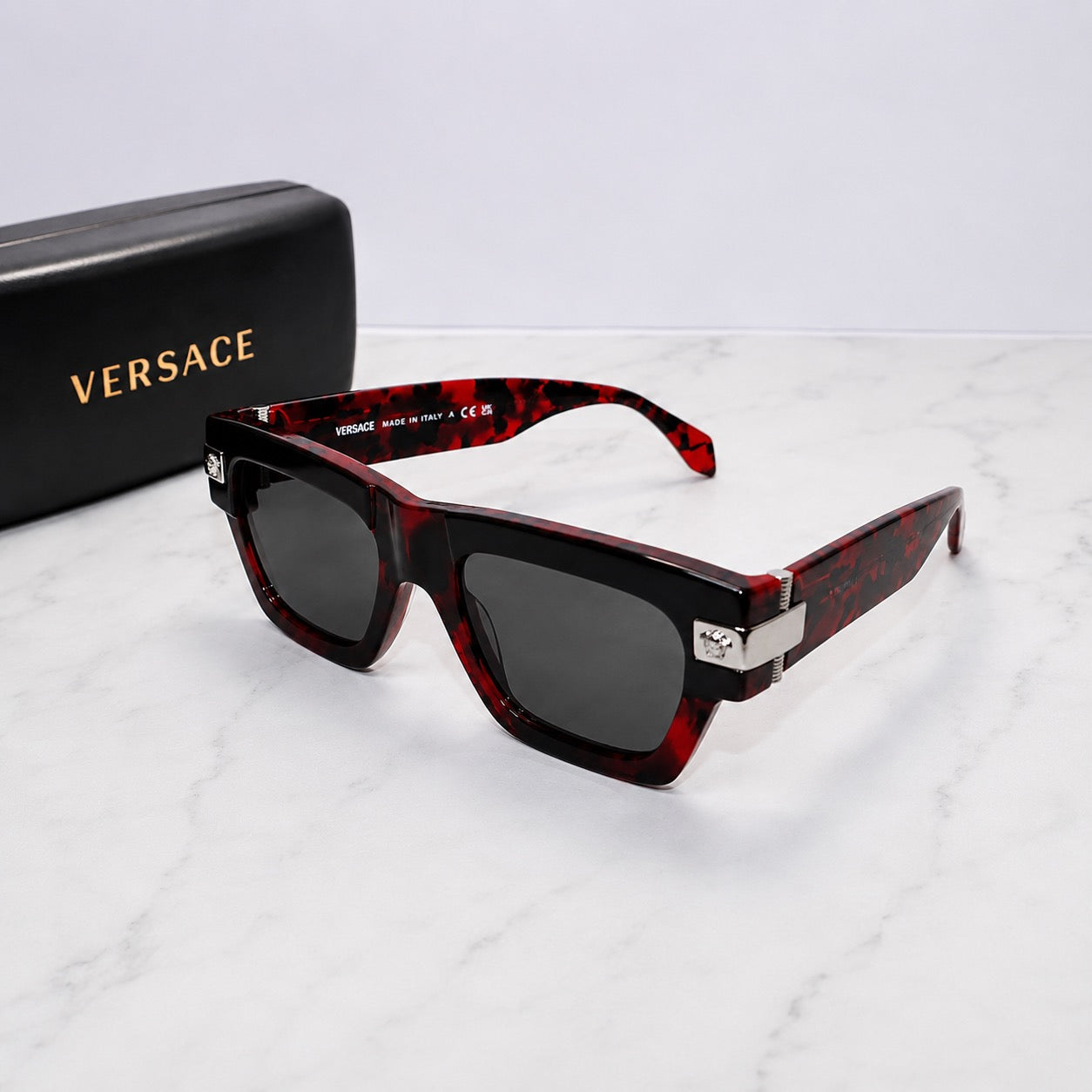 VERSACE